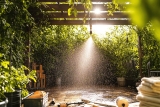 Peut on nettoyer une Pergola au Karcher ? Astuces & Conseils