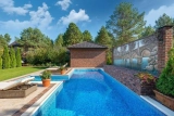 Peinture de piscine et abords : quel type choisir et comment l&rsquo;appliquer ?