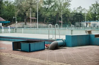 Réparez vos canalisations de piscine avec le chemisage, une solution durable sans destruction