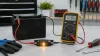 Tester l&rsquo;Ampérage d&rsquo;une Batterie avec un Multimètre​ pour voiture 🔋