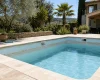 Comment savoir si ma piscine fuit ? Les signes à surveiller